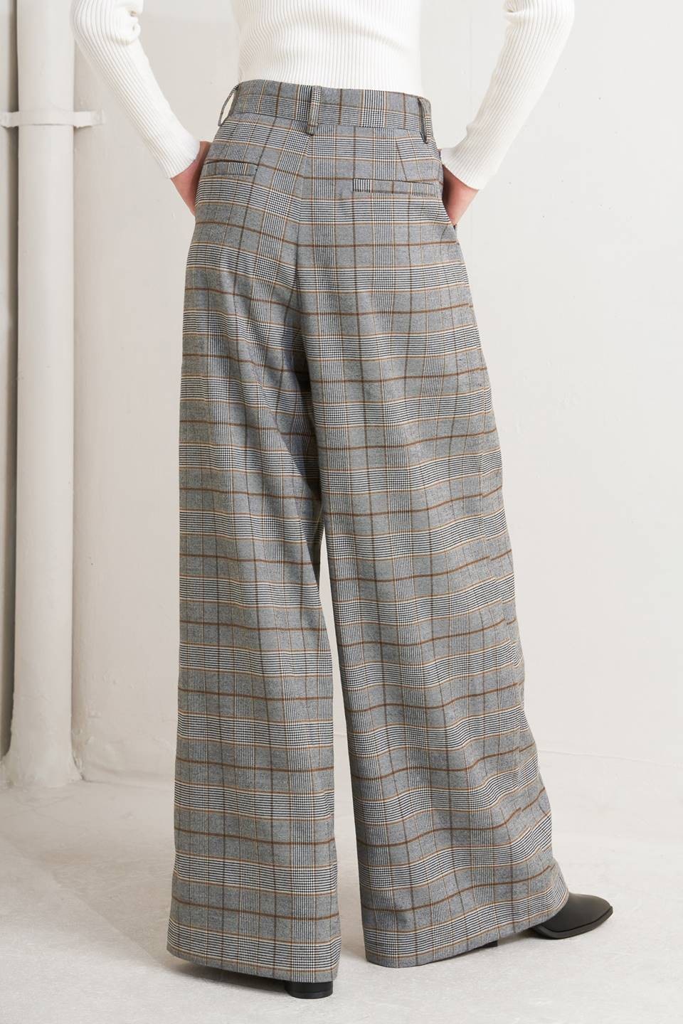 Woven Plaid Pant