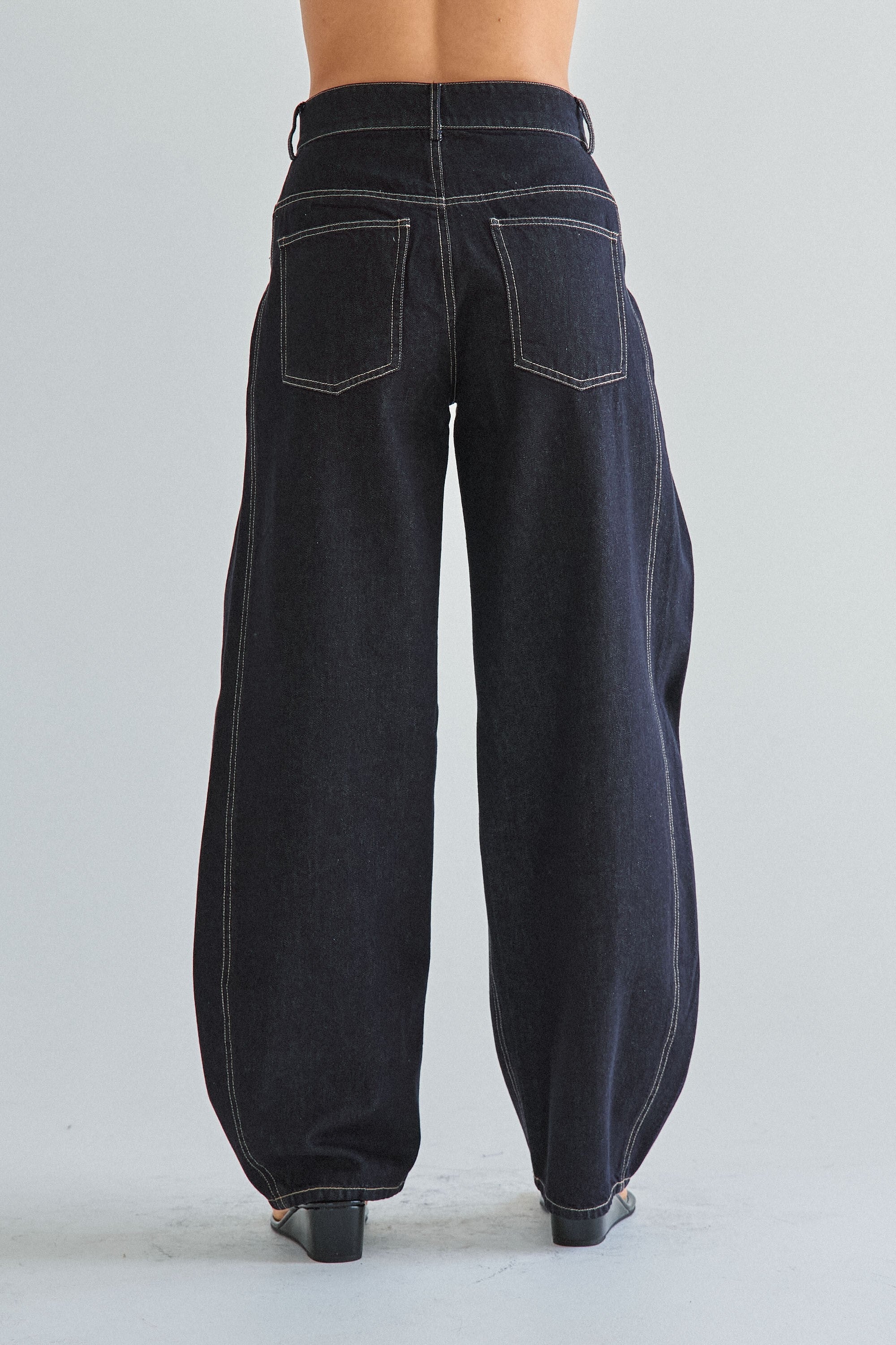 Side Pleated Barrel Jean