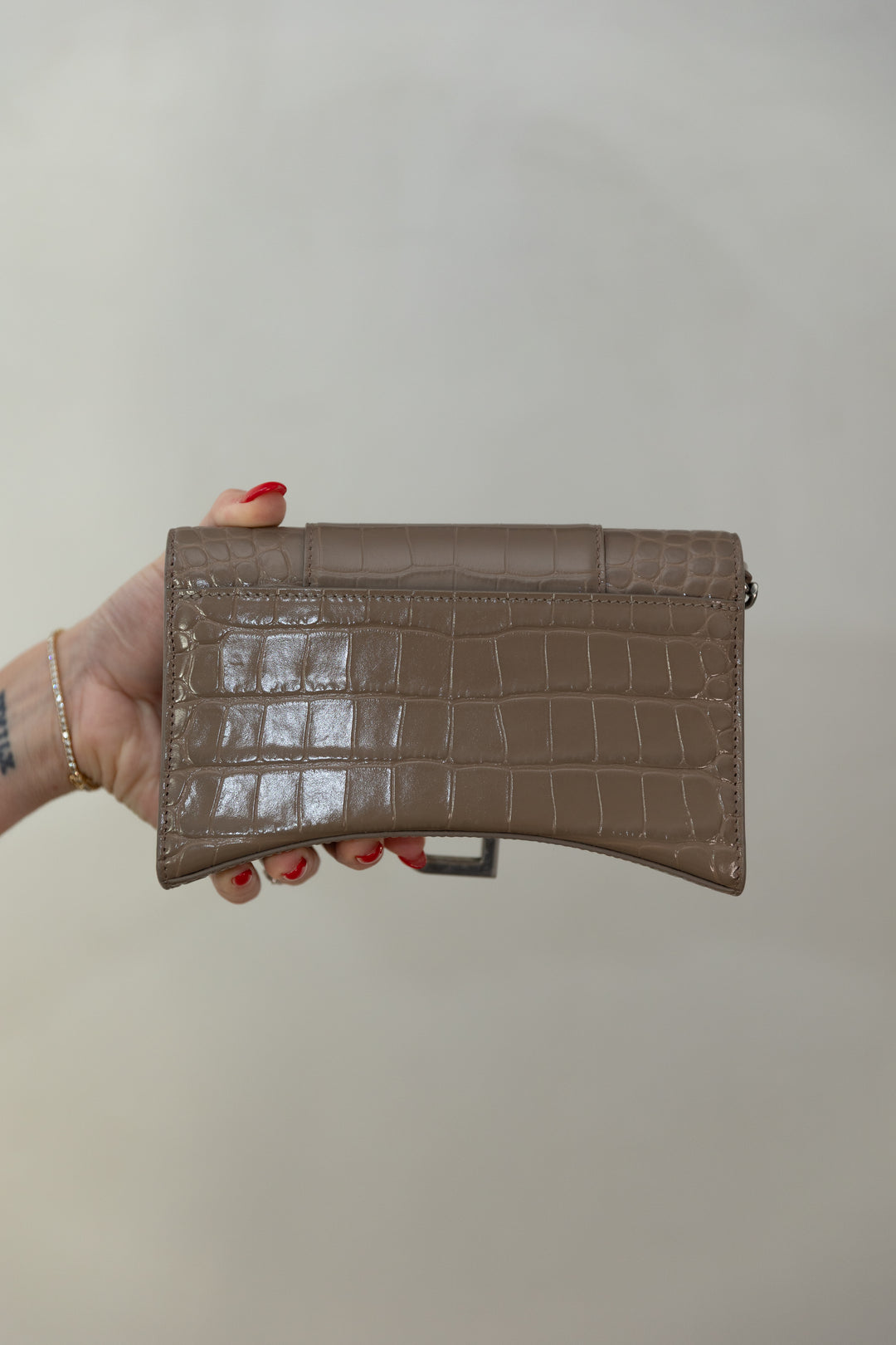 Pre Loved Balenciaga Hourglass Wallet on Chain