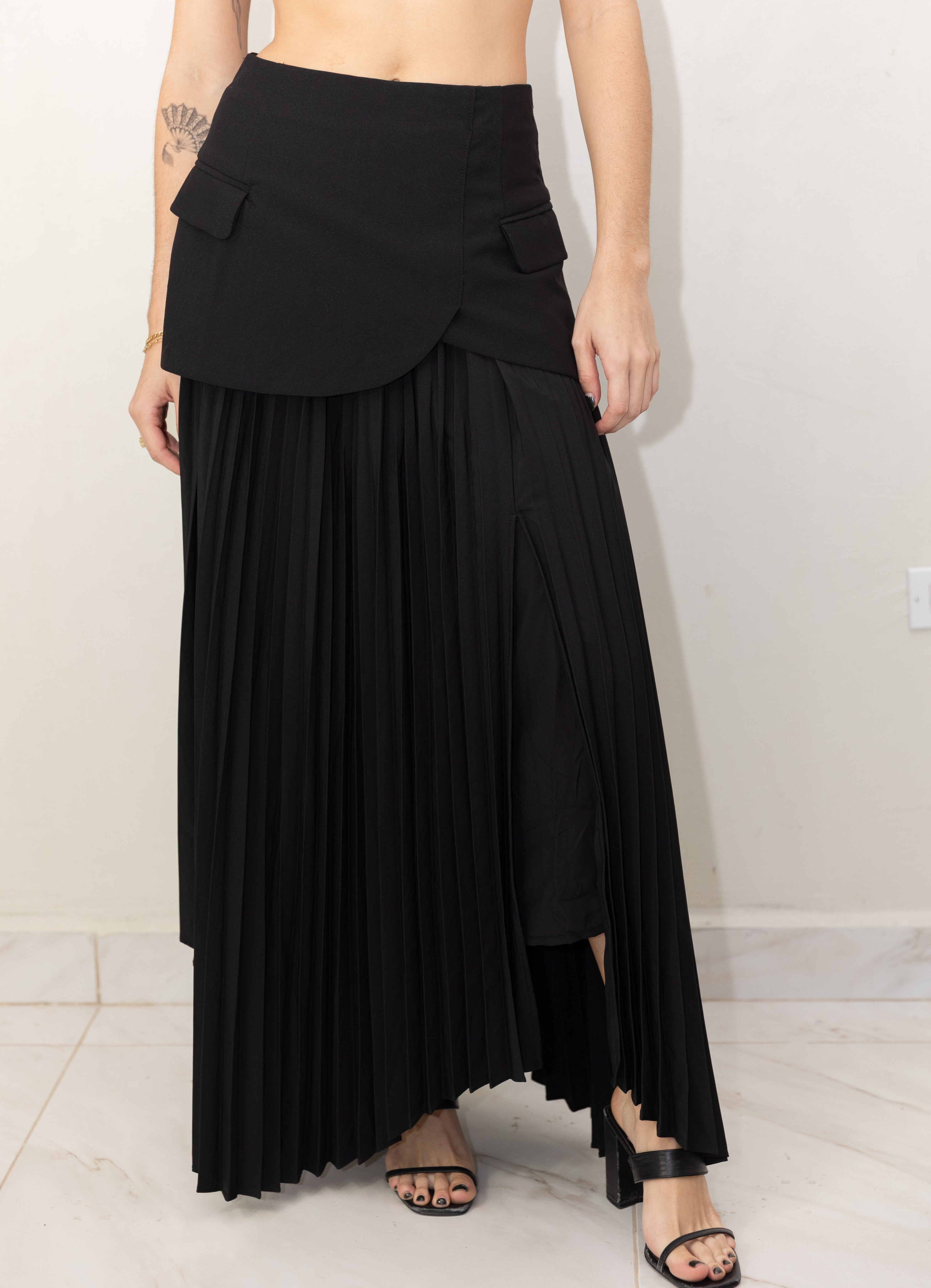 Black Pleated Slit Skirt