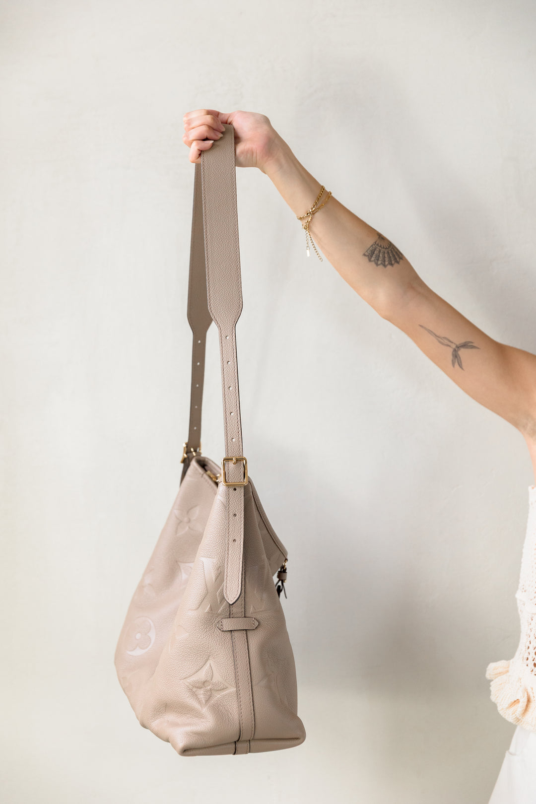 Pre Loved Louis Vuitton Carry All MM