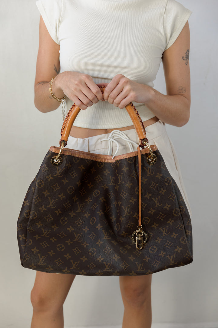 Pre Loved Louis Vuitton Artsy MM