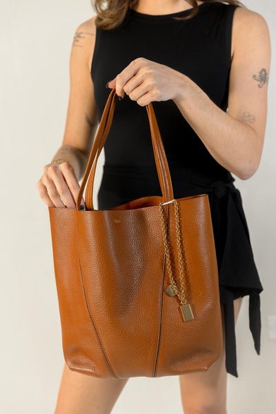 【関税&送料込】Chloe Chloe Spin Medium Tote Bag In Grainy L Chloé Medium Spin Tote Bag | Brown | FARFETCH