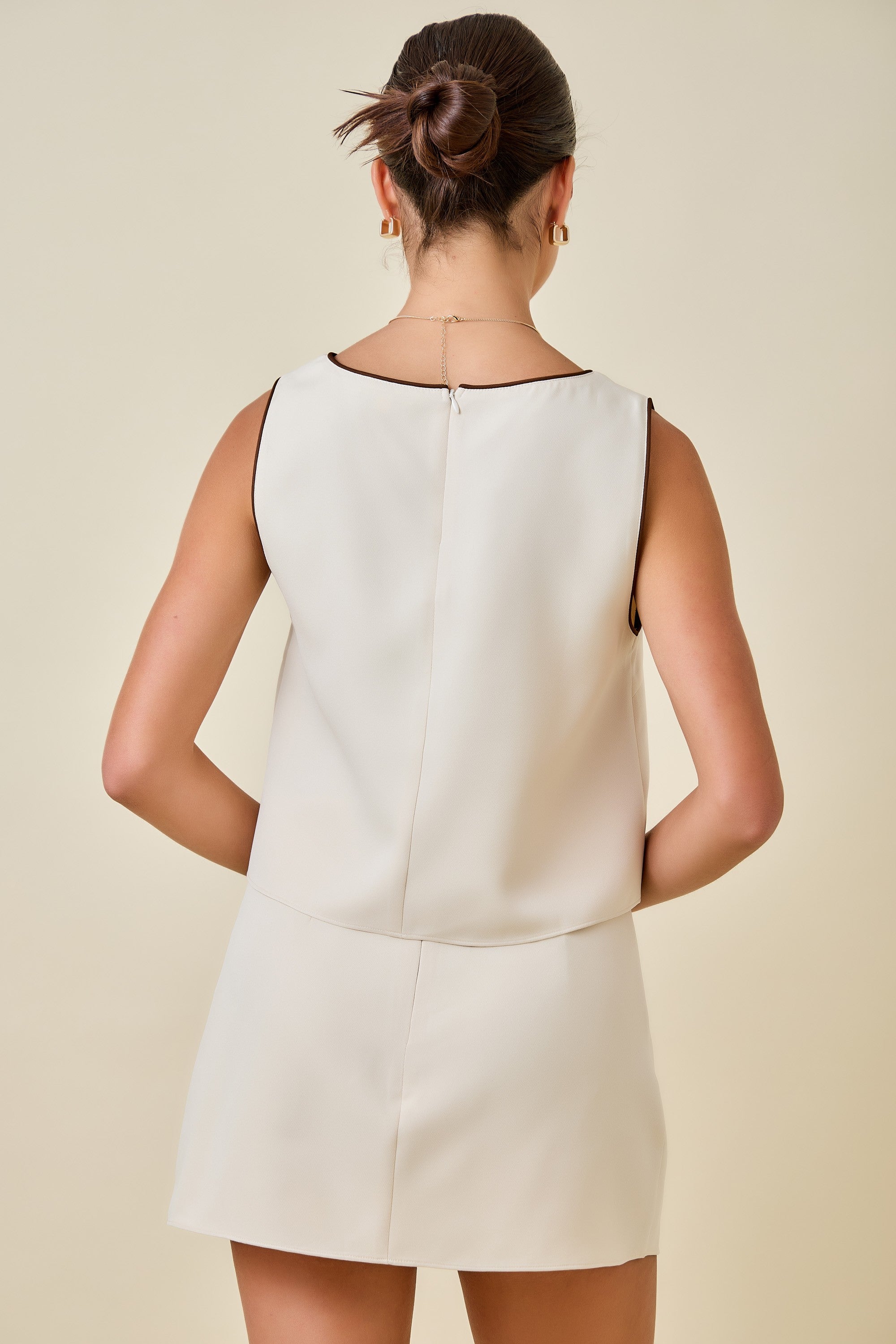 Sleeveless Crew Neck Top with Contrast Binding Details Set — Cream/Brown