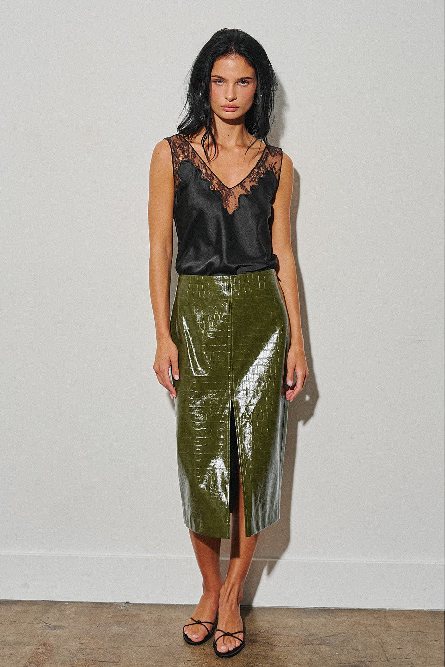 Woven Faux Leather Crocodile Texture Pencil Skirt in Dark Olive — Dk Olive